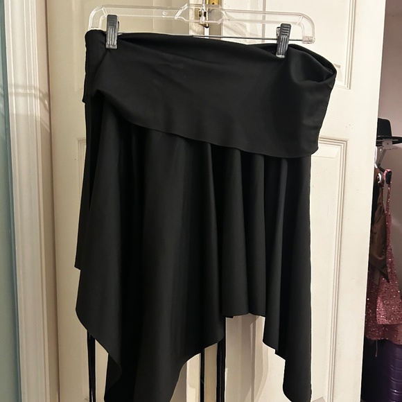 Black & Beige Colorblock Asymmetric Skirt main image 1